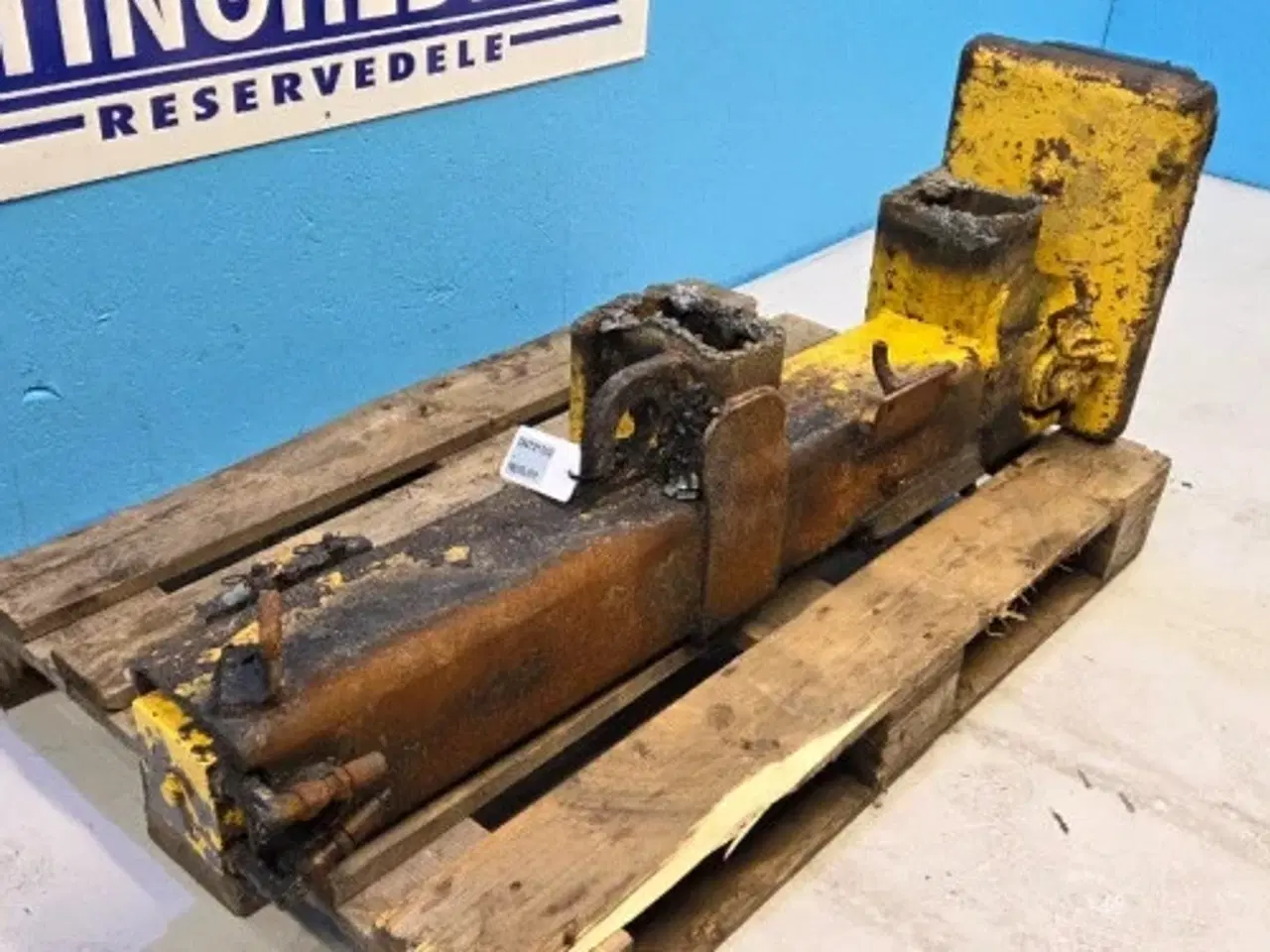 Billede 12 - New Holland LB115B Støtteben R.  87376352