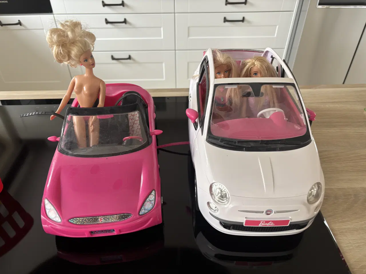 Billede 1 - Biler + barbie