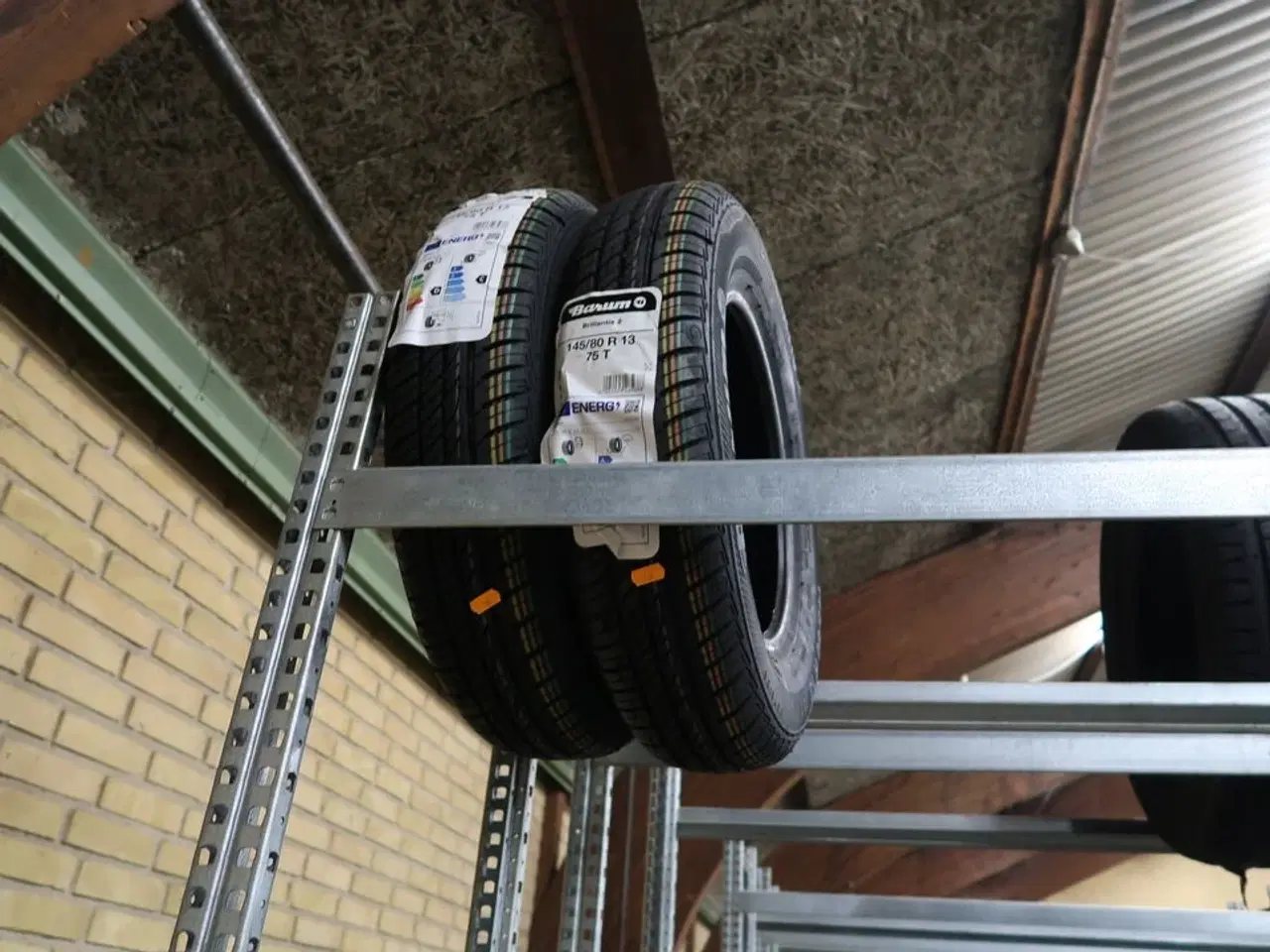 Billede 1 - 2 stk. dæk BARUM 145/80R13 75T