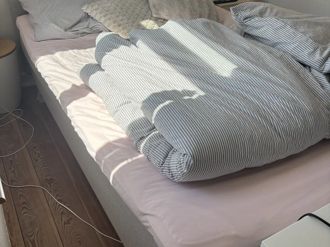 Billede 2 - 140x200 seng + gavl