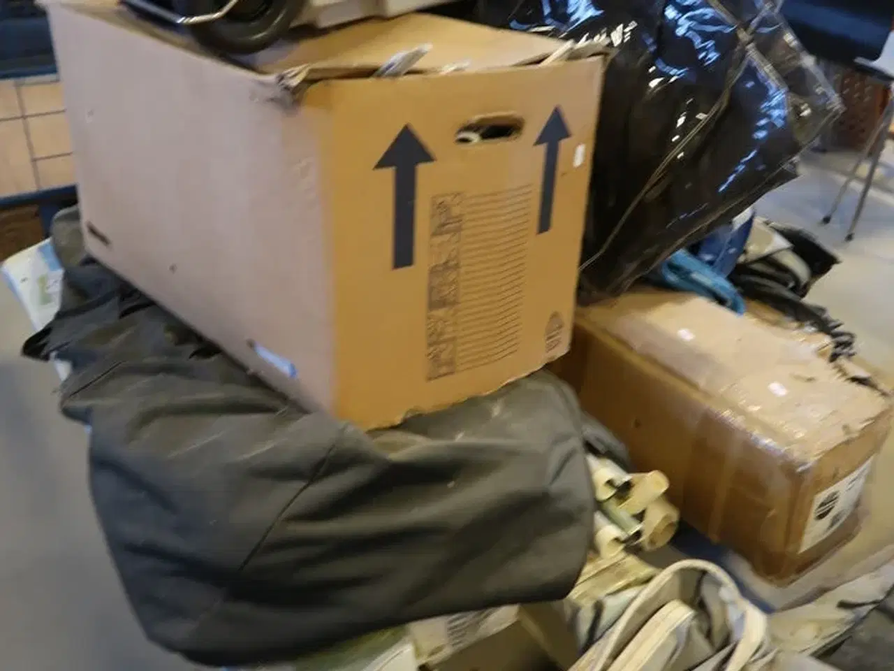 Billede 5 - Campingudstyr på 2 paller