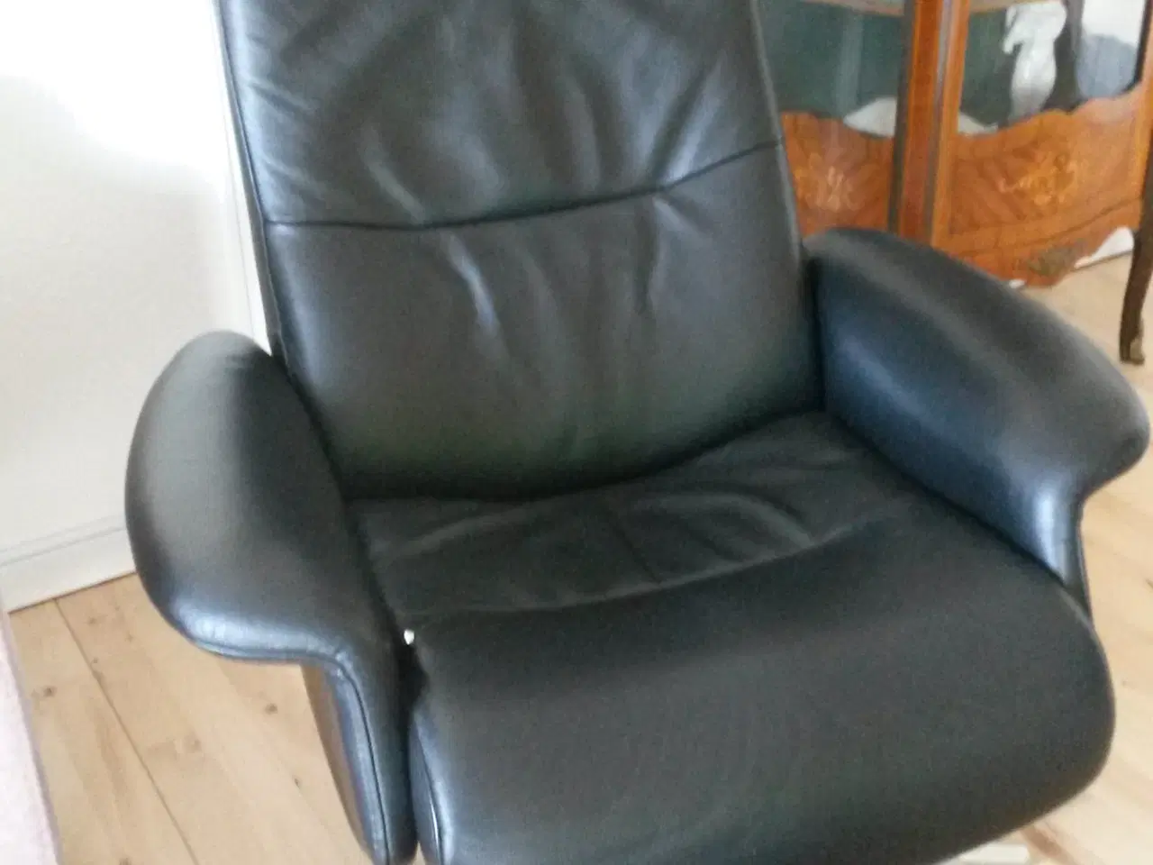 Billede 2 - img 2000 læder stol elite sort læder-sokkel krom