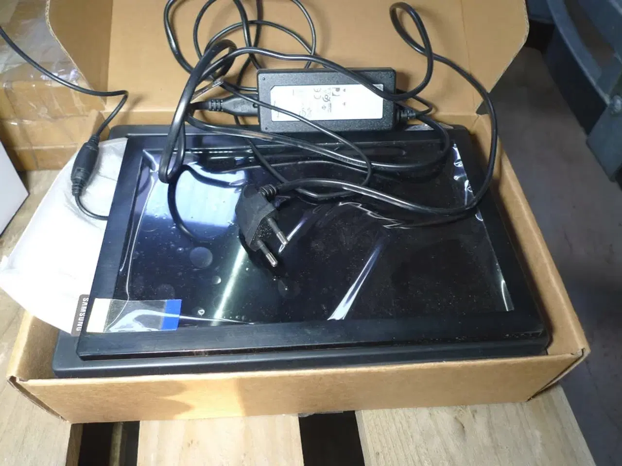 Billede 2 - 3 stk. små monitorskærme, 26, 24,5 og 47cm