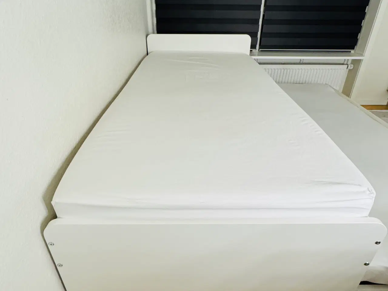 Billede 3 - Udtræksseng inkl. madrasser
