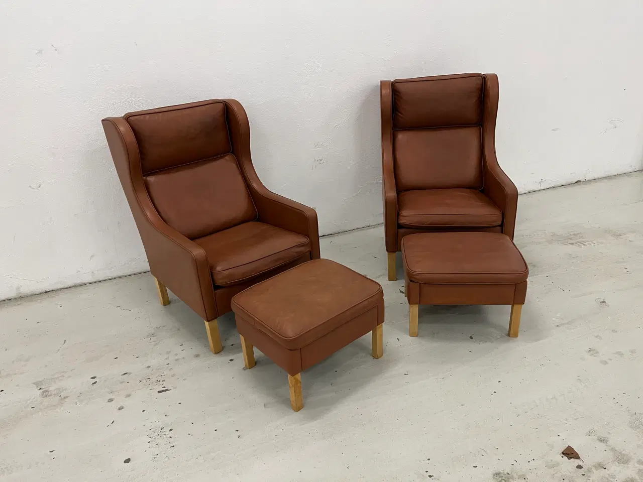 Billede 2 - Mogens Hansen MH195 Øreklapstole m/skamler.