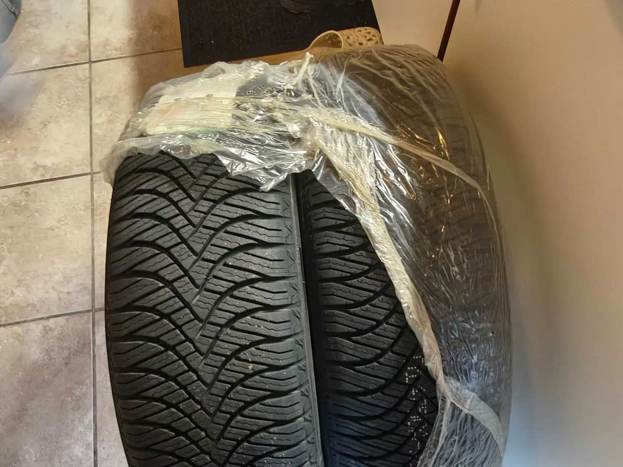 Billede 1 - Helårsdæk 205/55/17 - 2 stk