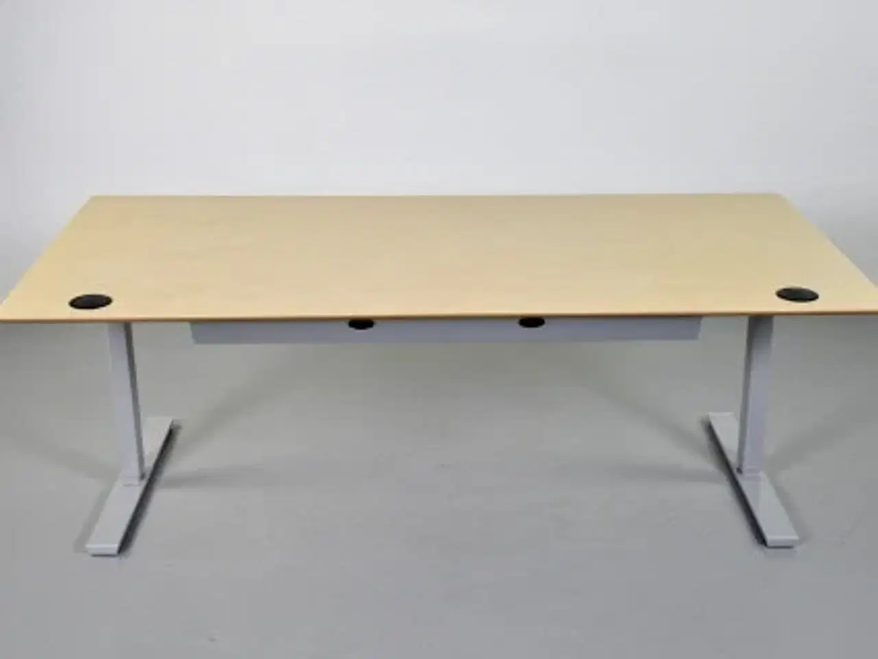 Billede 3 - Scan office hæve-/sænkebord i birk med udtræksskuffe, 200 cm.