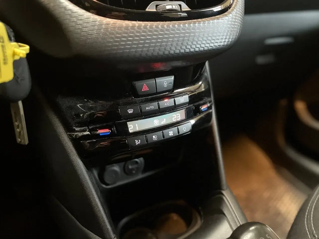 Billede 17 - Peugeot 208 1,6 BlueHDi 100 Allure Sky