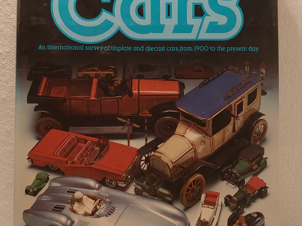 Billede 1 - Gordon Gardiner: Toy Cars. Udgivet i 1985.