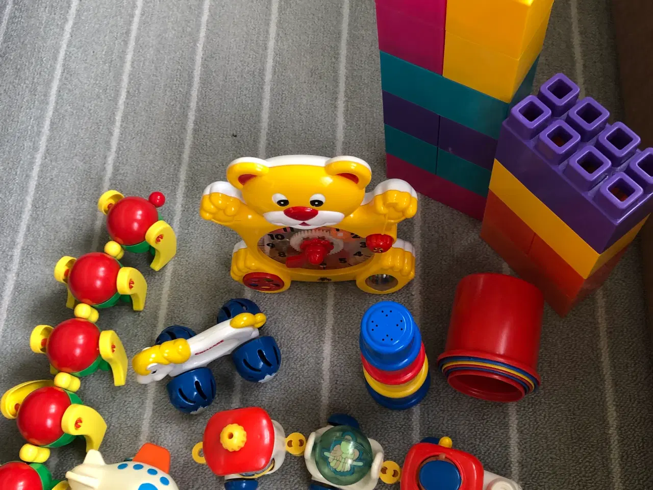 Billede 2 - Sjove Babyting sælges
