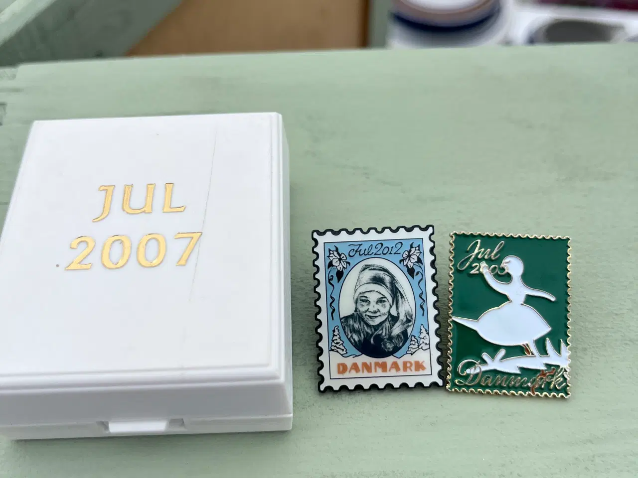 Billede 1 - Pins Julemærke