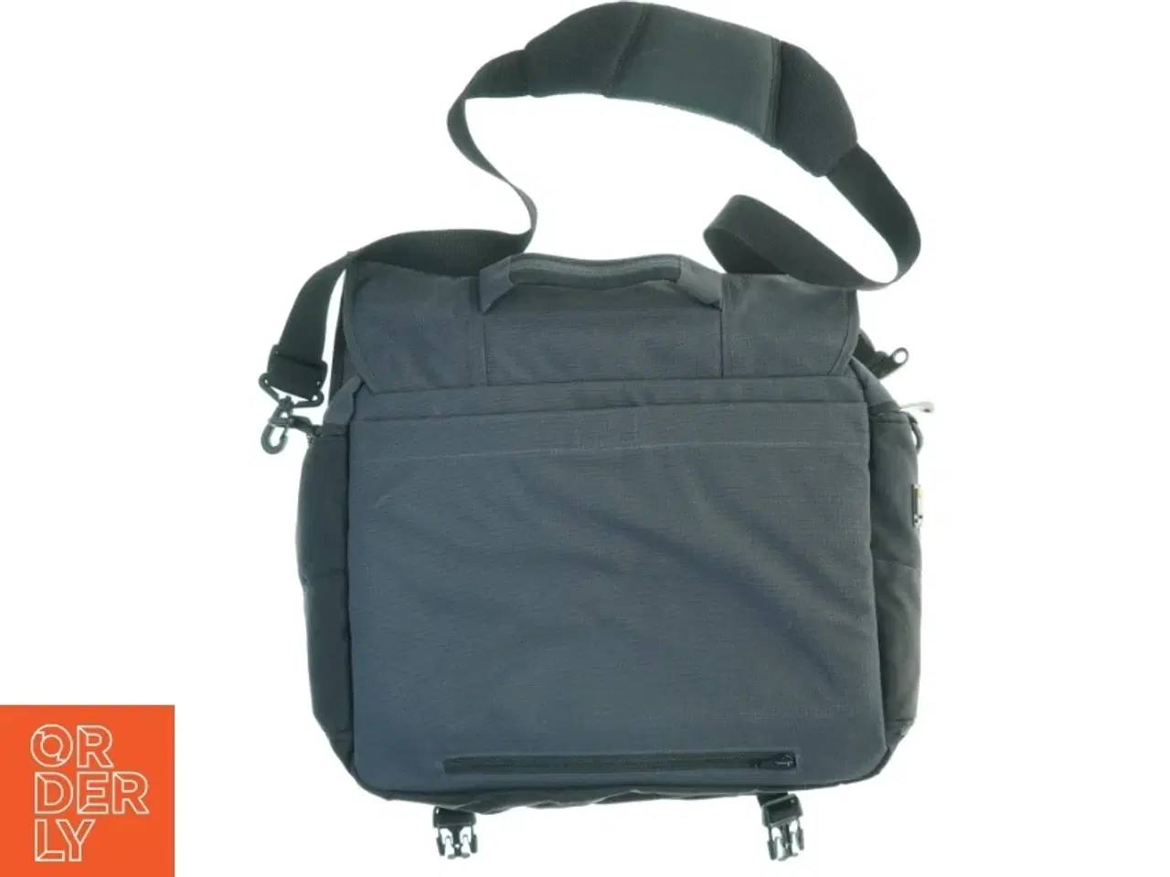 Billede 3 - UBRUGT PC skuldertaske fra Jansport (str. 42 x 34 x 11 cm)