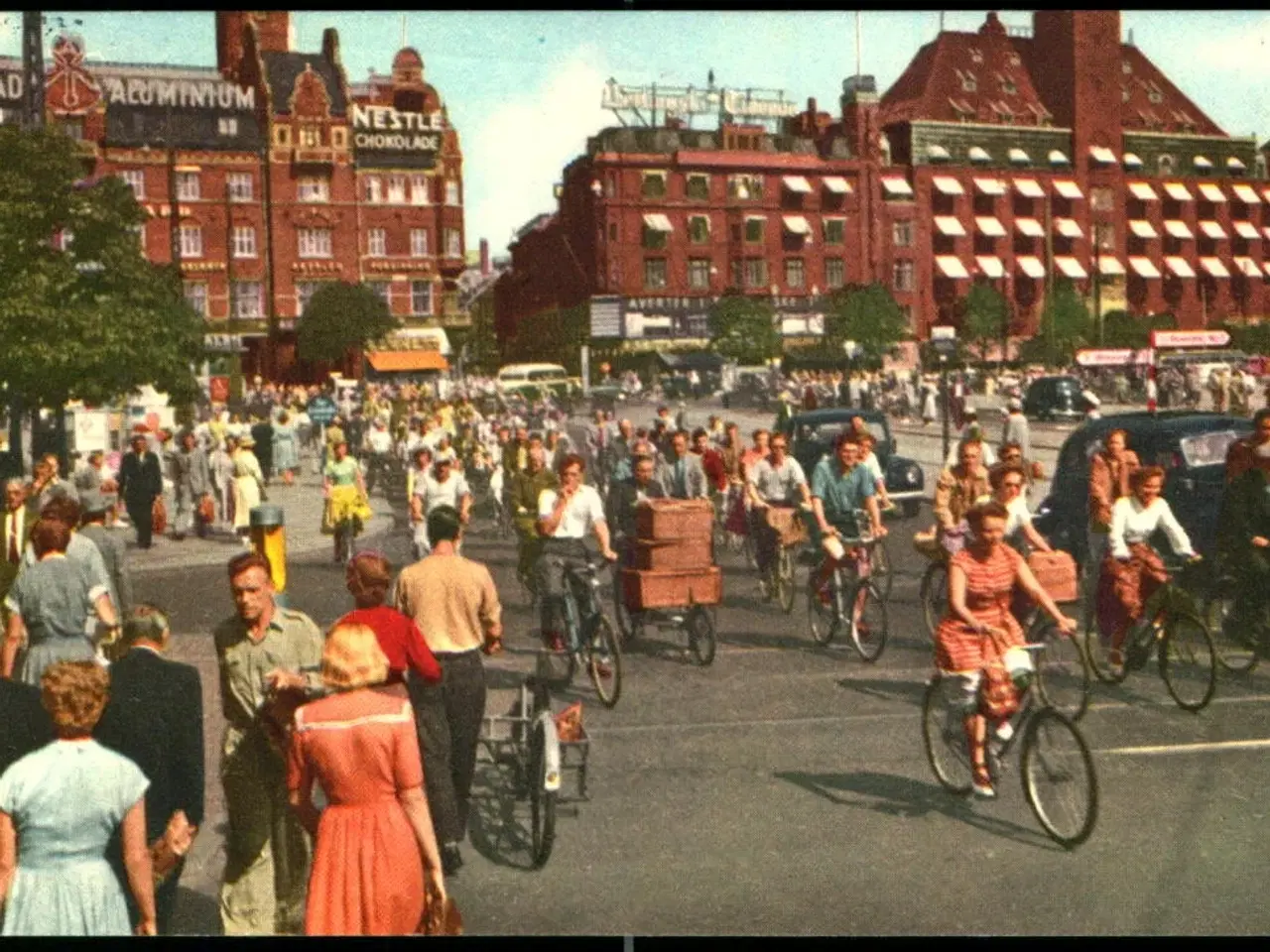 Billede 1 - København - Raadhuspladsen - Cyklister - Rudolf Olsen 40