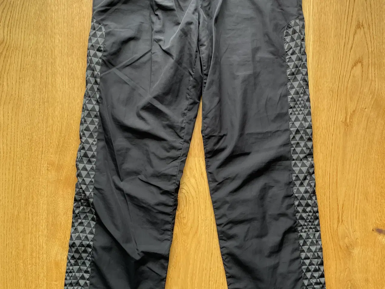 Billede 1 - Yonex trackpants sort/grå