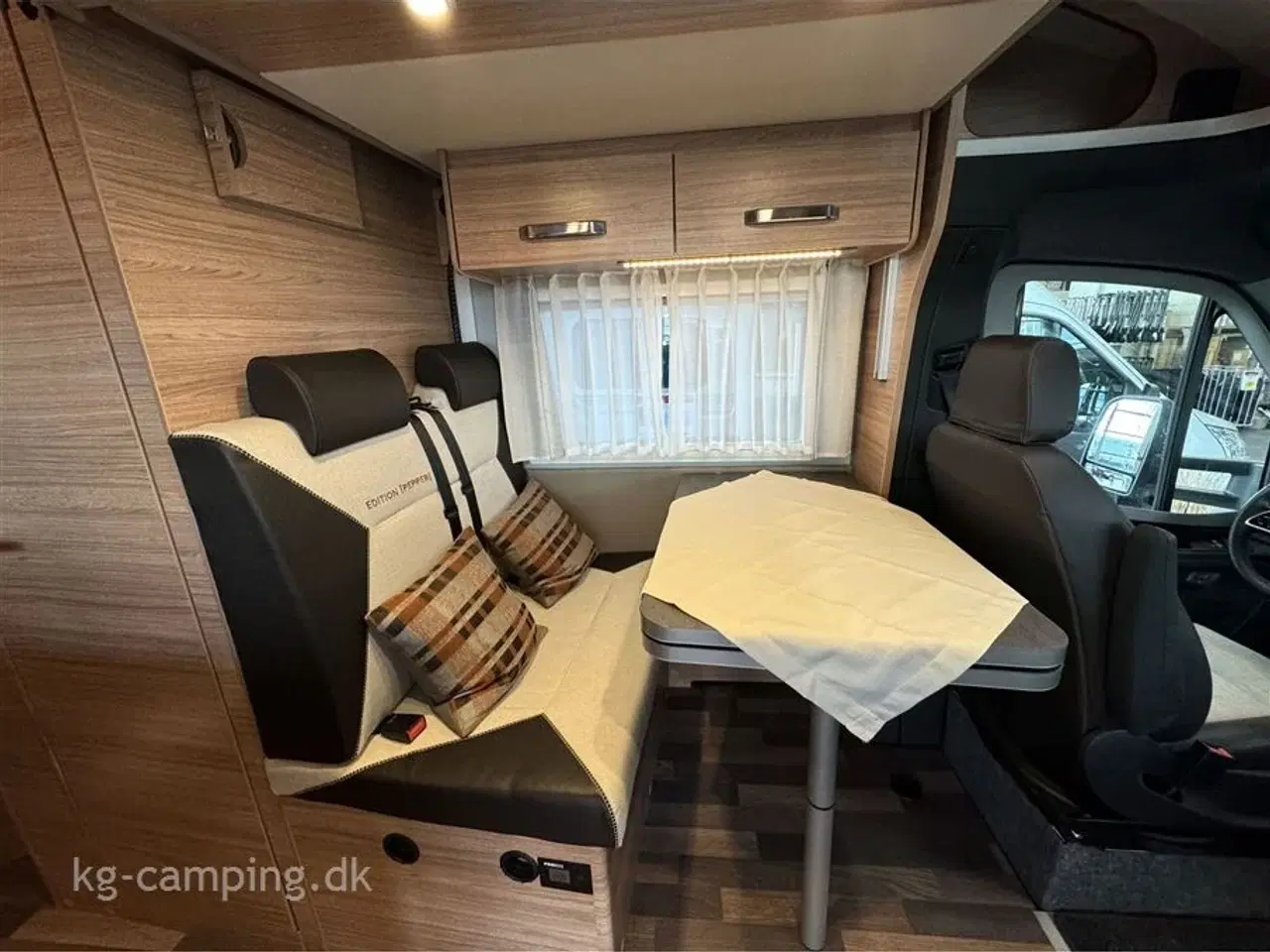 Billede 13 - 2024 - Weinsberg CaraCompact 640 MEG MB   Compact autocamper (Mercedes 170 hk med automatgear) med utrolig meget udstyr