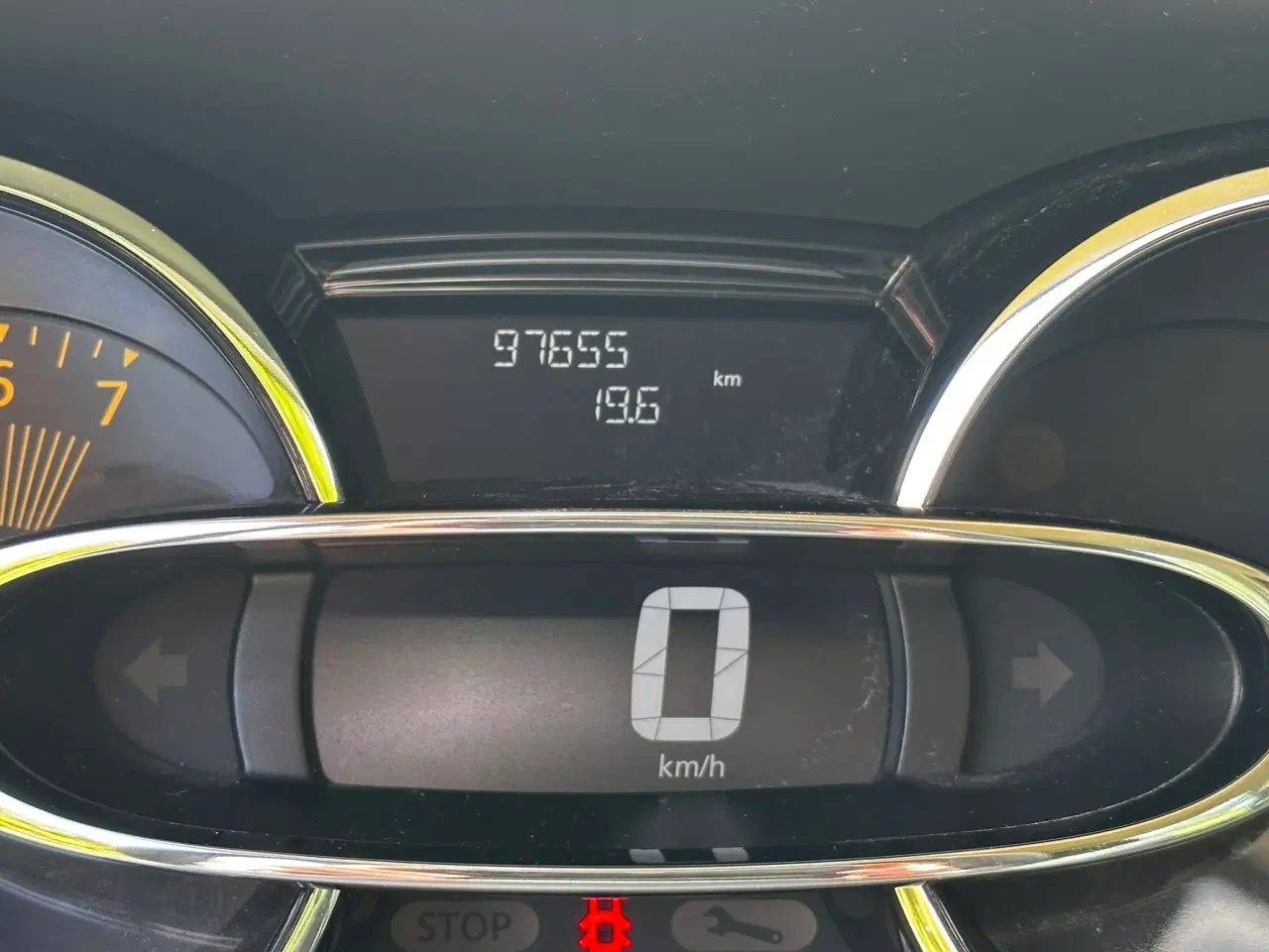 Billede 12 - Flot nysynet Renault Clio med lav KM...