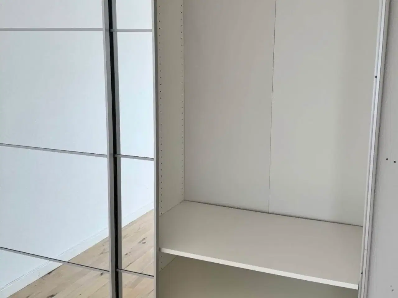 Billede 3 - Rummeligt Ikea PAX skab 