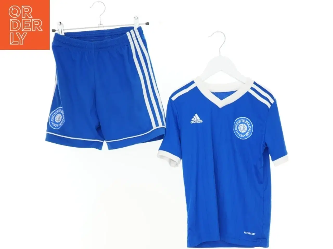 Billede 2 - Fodboldtøj fra Adidas (str. 140 cm / 9-10 år)