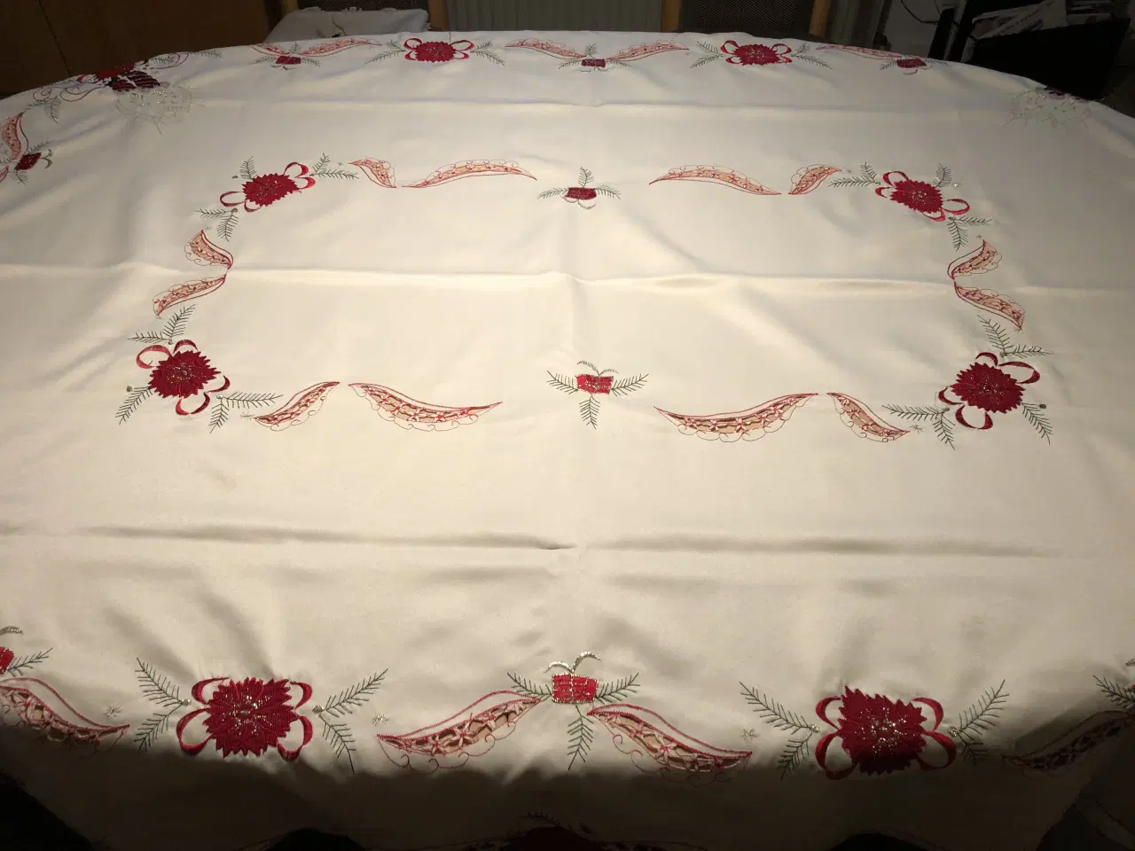 Billede 2 - Broderet juledug