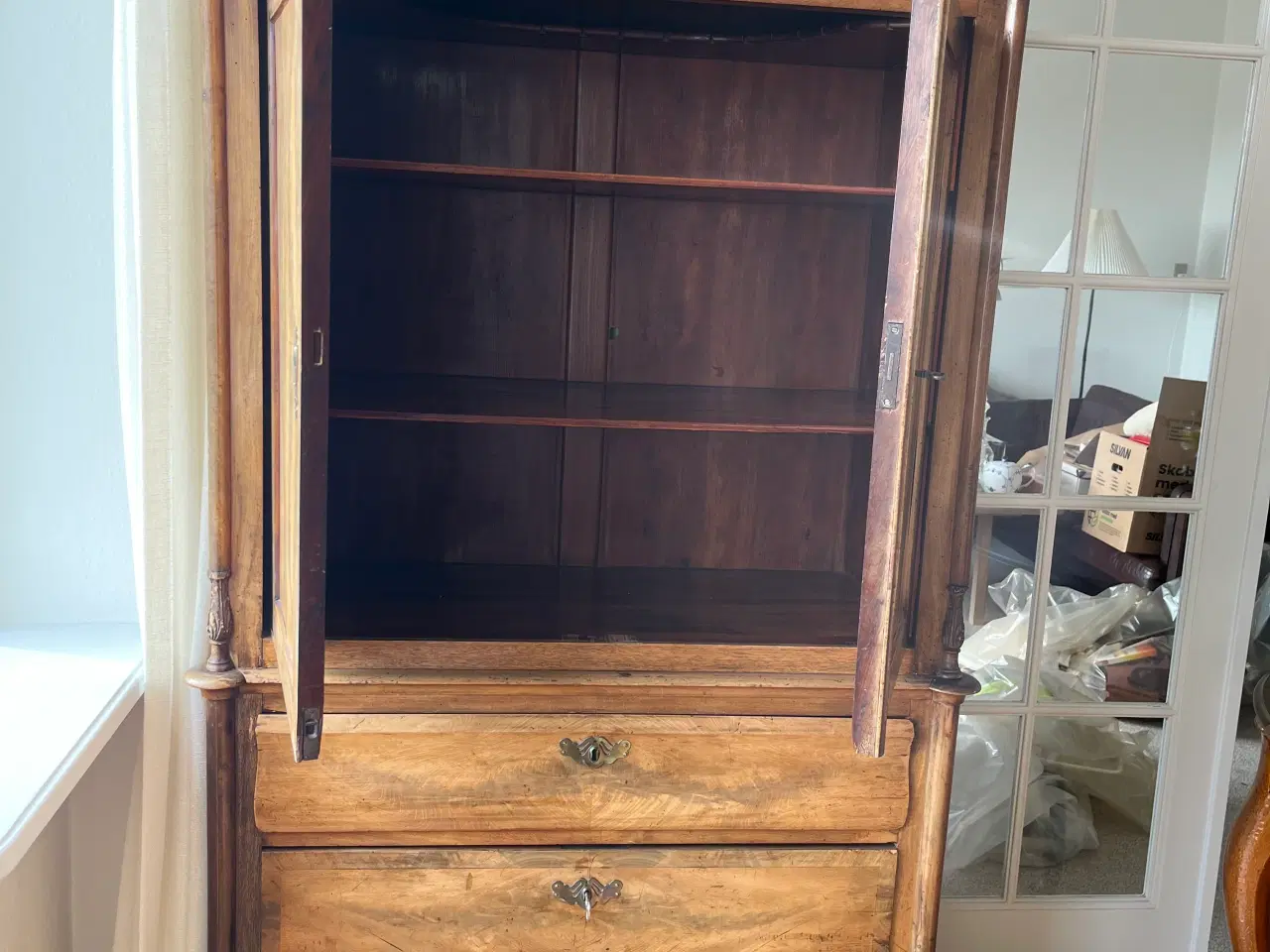 Billede 18 - Gamle møbler gives væk