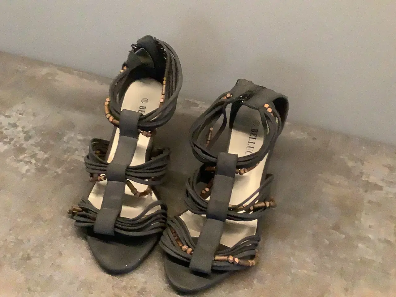 Billede 1 - Elegant sandal, lak sko, støvletter