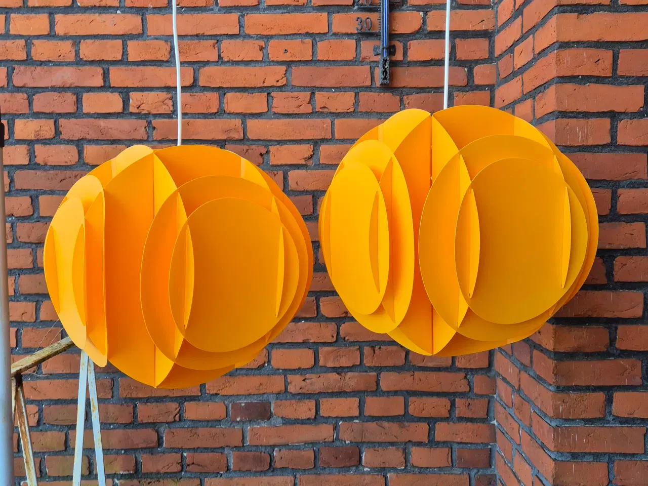 Billede 37 - Flotte gule lamper i plast 