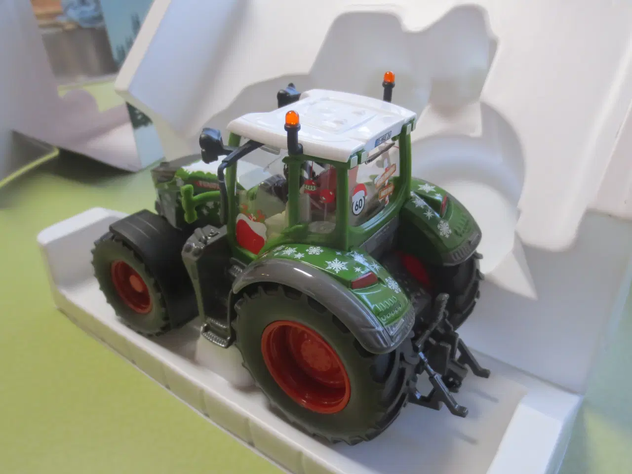 Billede 3 - 1 stk Ny Fendt 728 Vario Julemodel 