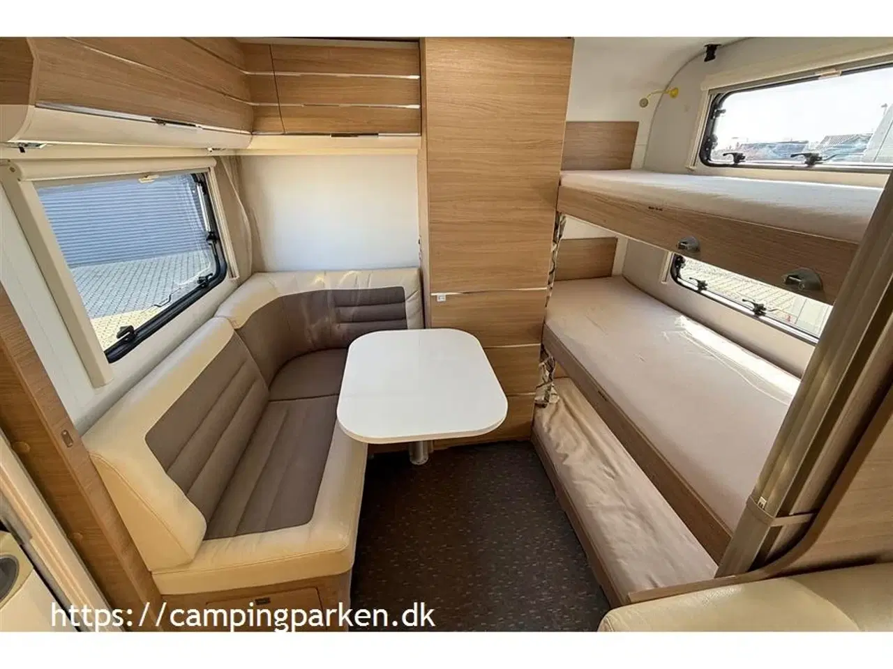 Billede 9 - 2017 - Adria Adora 613 PK   Ideel familevogn med mange sovepladser, 3 langsgående køjesenge og dobbeltseng