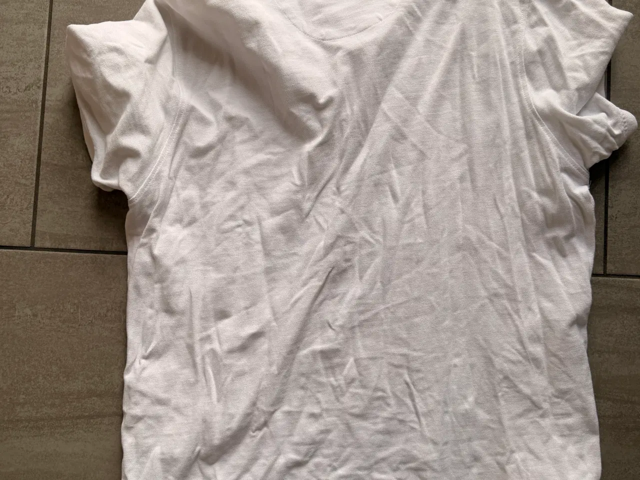 Billede 3 - Clayton T-shirt Kina hals, str. XL