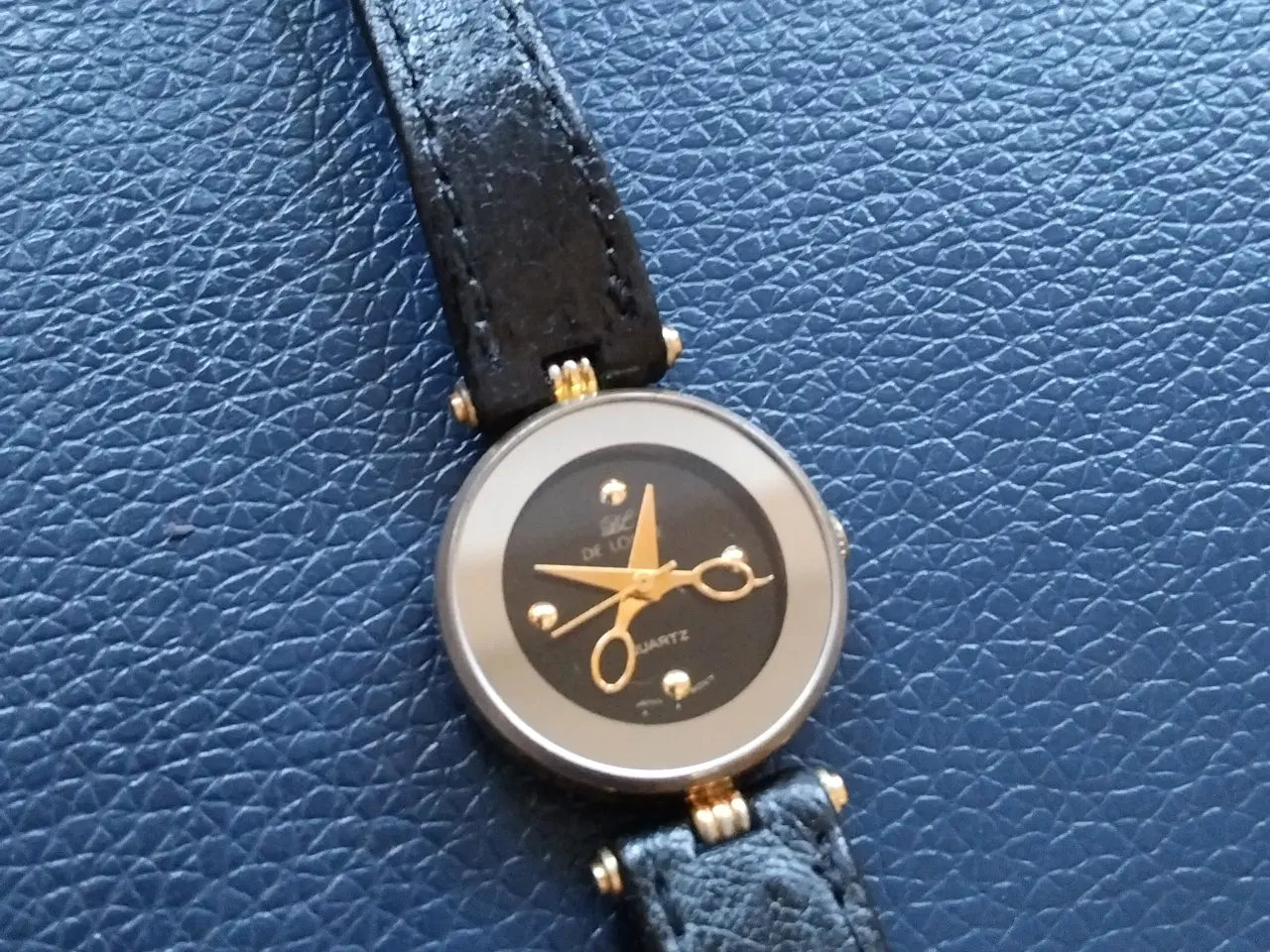 Billede 6 - De Longi quartz dameur frisør ur, saks som viser