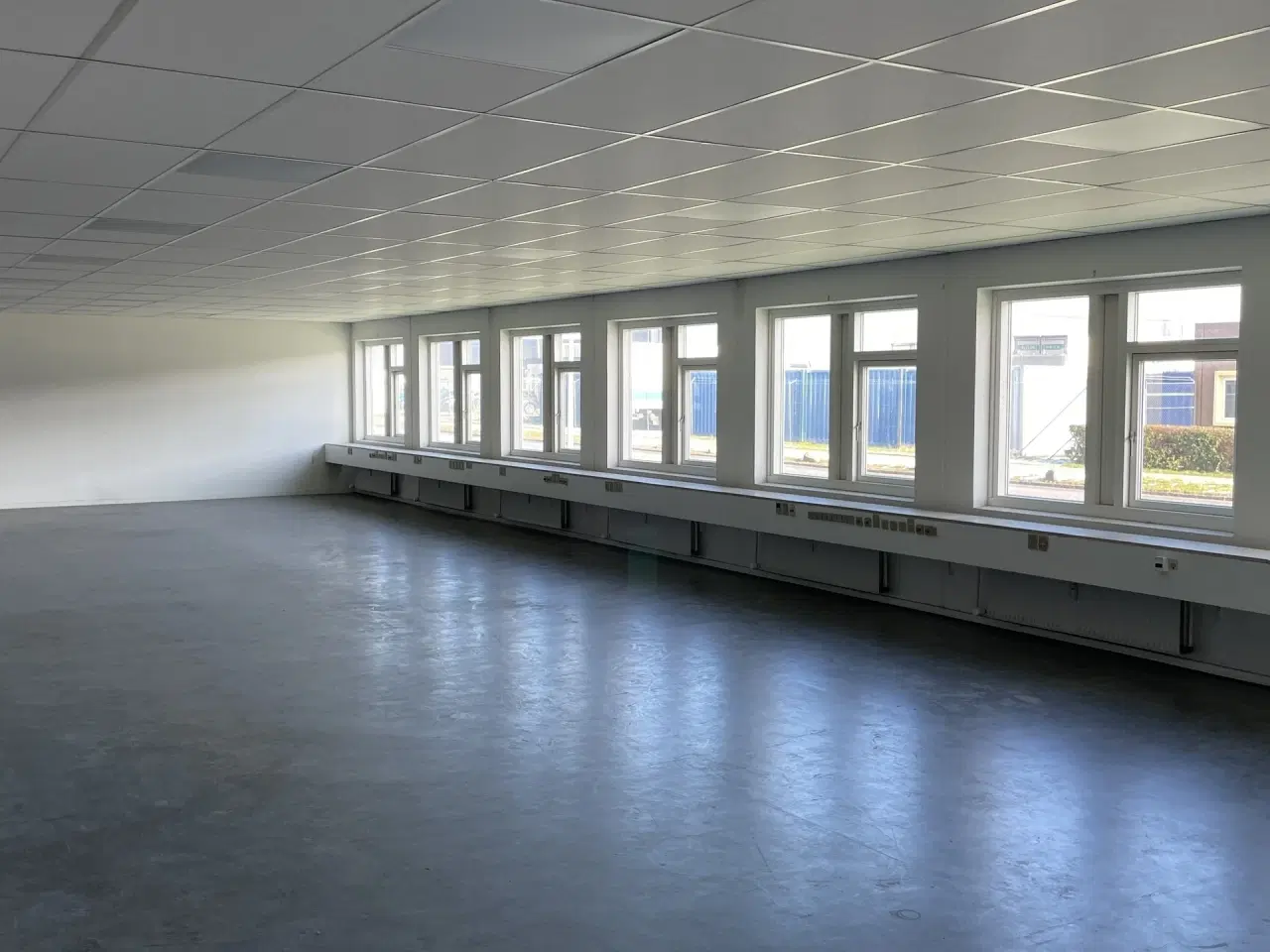 Billede 2 - Erhvervslejemål i Kastrup – kontor og lager med nem adgang til transport