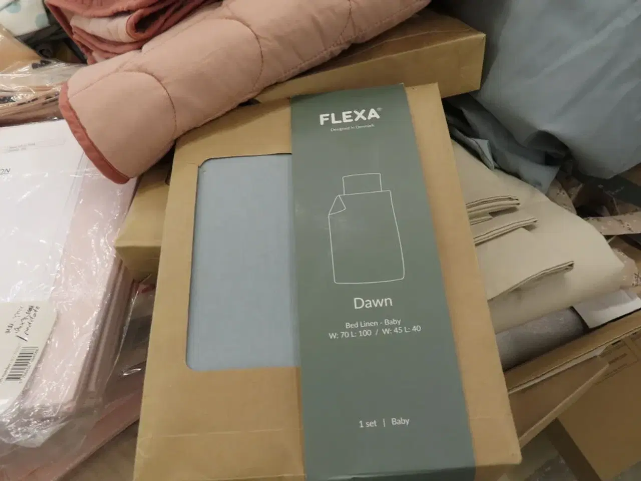 Billede 12 - Blandet lot med alt på og under bordet (bord medfølger ikke)