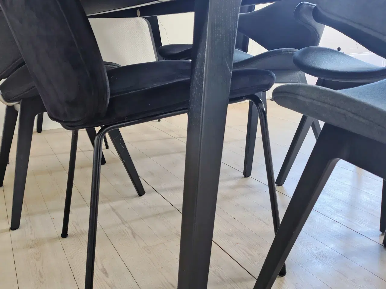 Billede 2 - Stort spisebord inkl. 8 stole