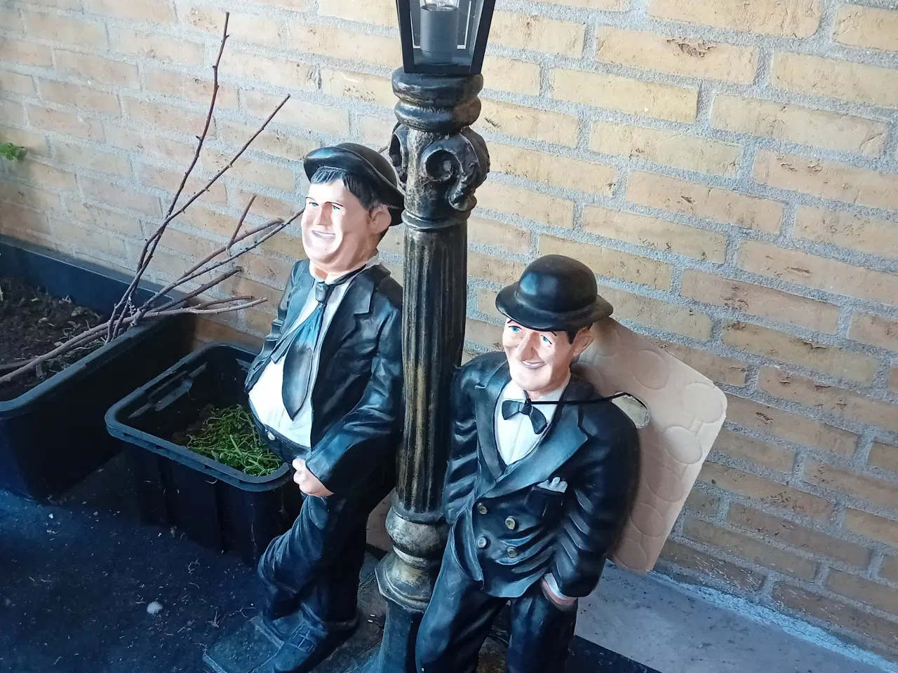 Billede 2 - Gøg og Gokke skulptur med lampe