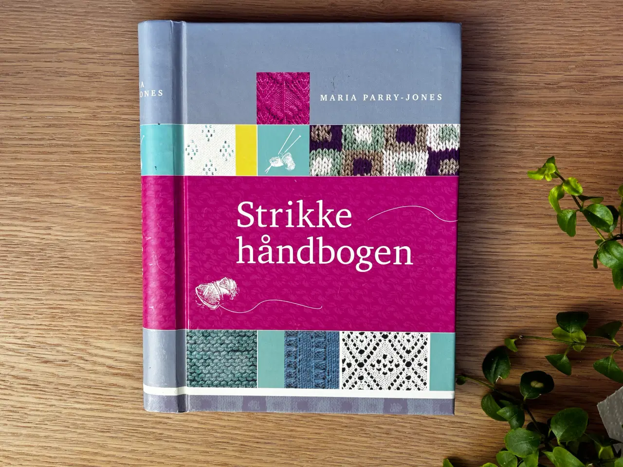 Billede 1 - Strikkehåndbogen  af Maria Parry-Jones