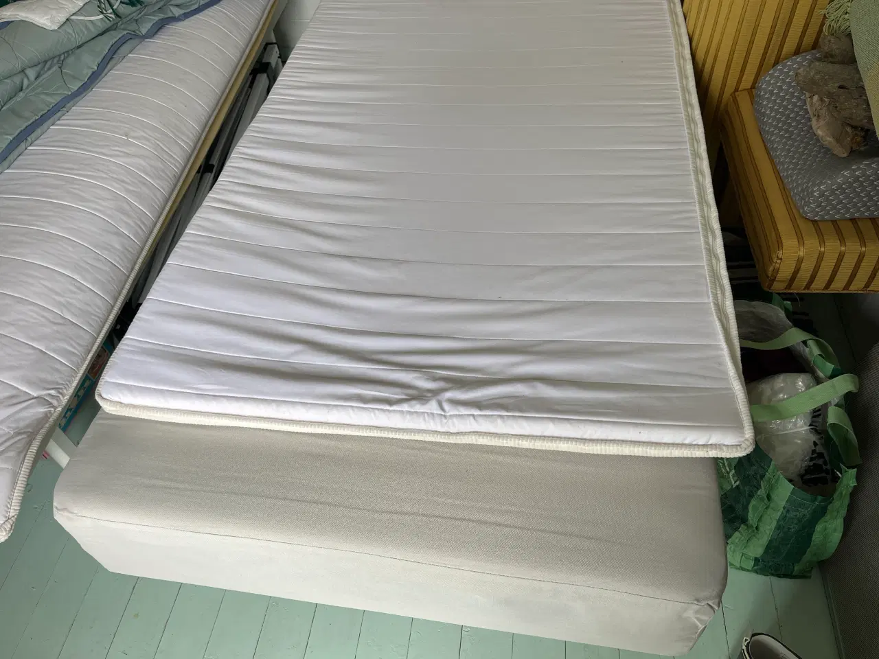 Billede 2 - Seng 2stk 90 cm m topmadras 