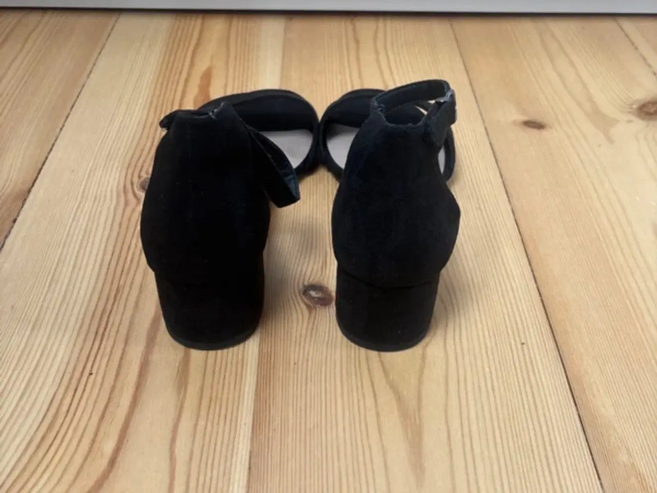 Billede 3 - Sko med hæl
