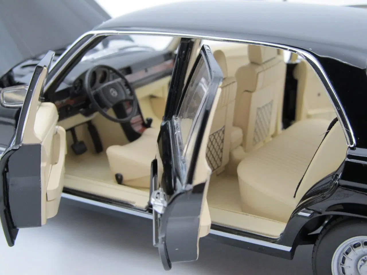 Billede 6 - 1976 Mercedes-Benz 450 SEL 6,9 W116 - 1:18