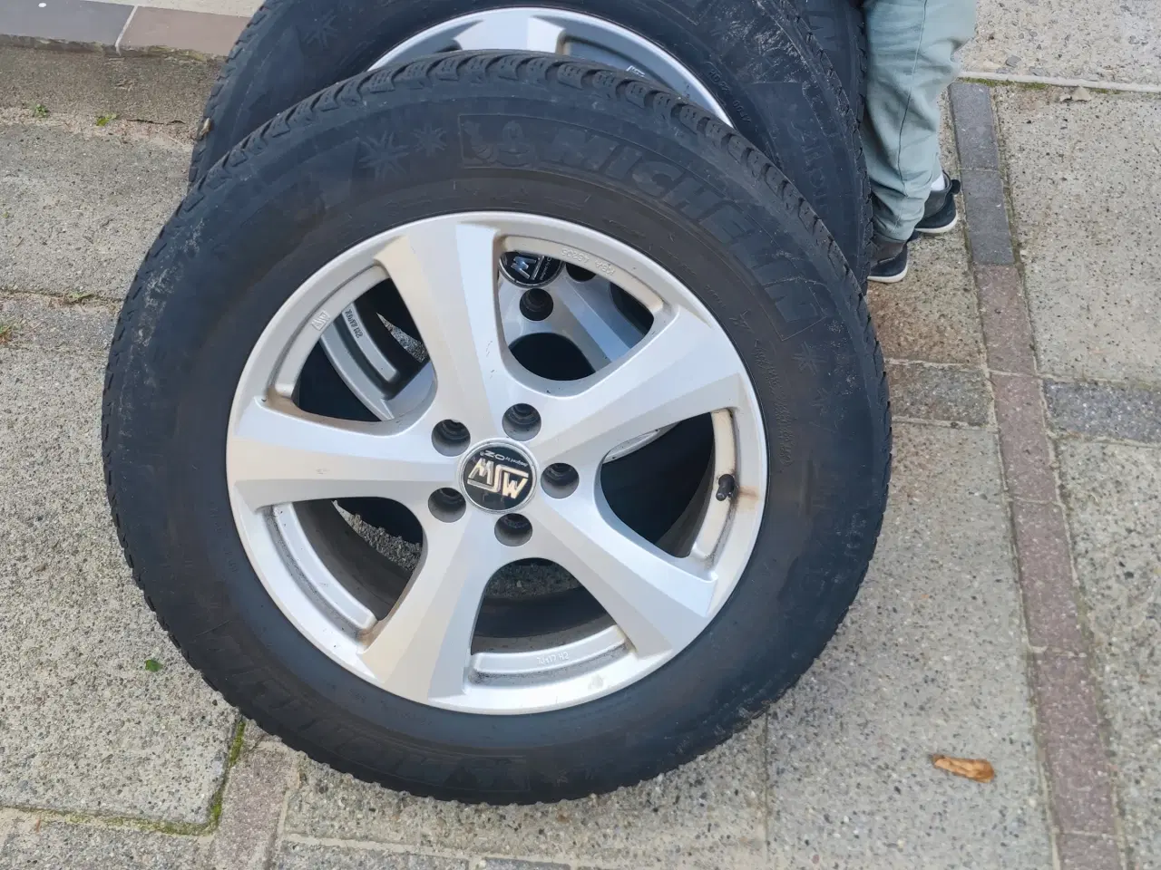 Billede 3 - SUV Vinterdæk med fælge 215/65R17