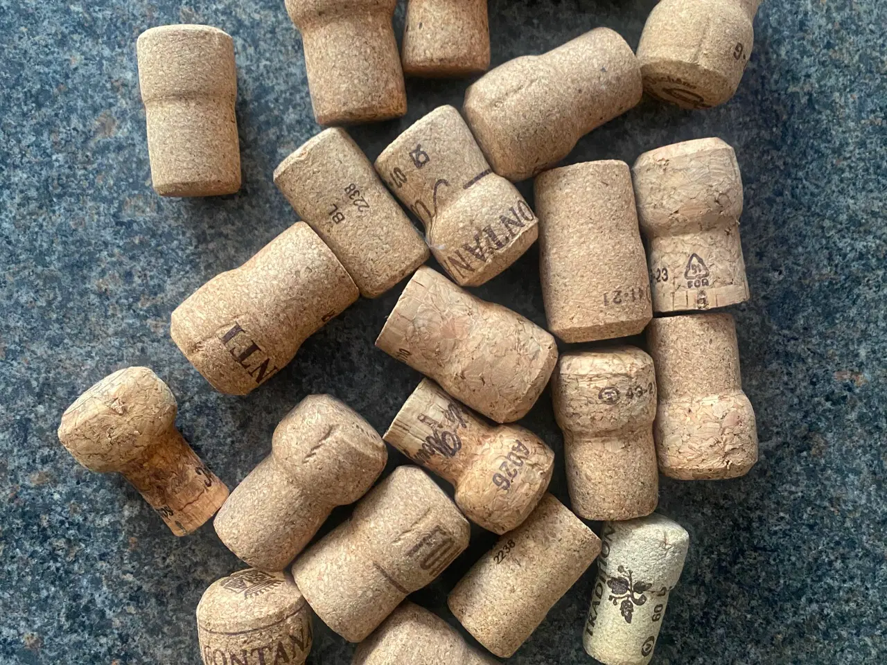 Billede 3 - Korkpropper vin og champagne