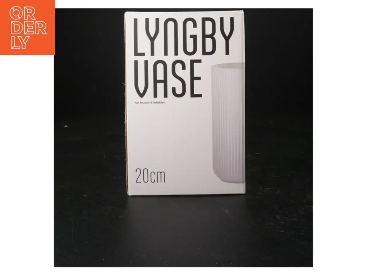 Billede 3 - Hvid porcelænsvase fra Lyngby (str. 20 cm)