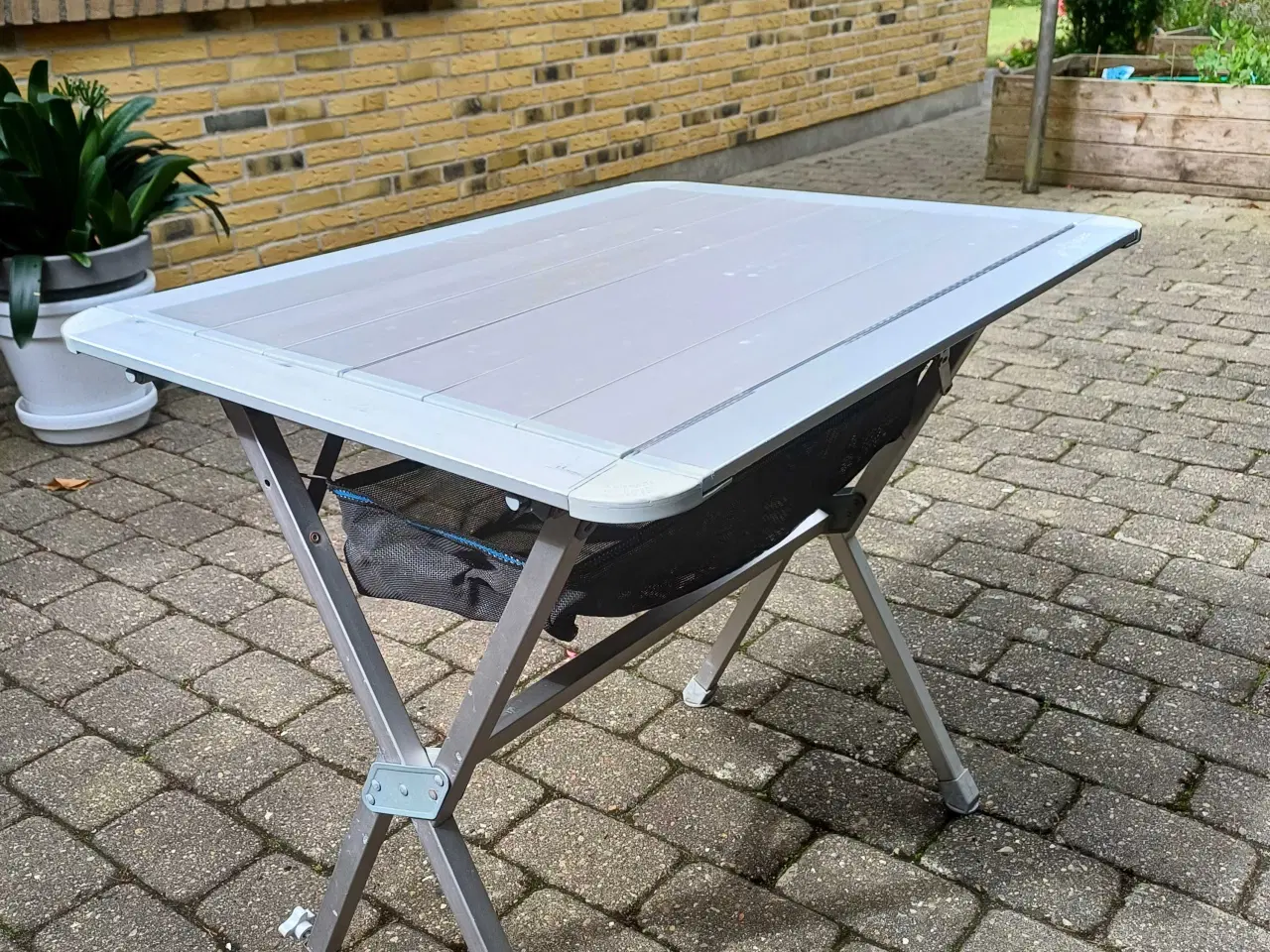 Billede 1 - Bruner campingbord alu.