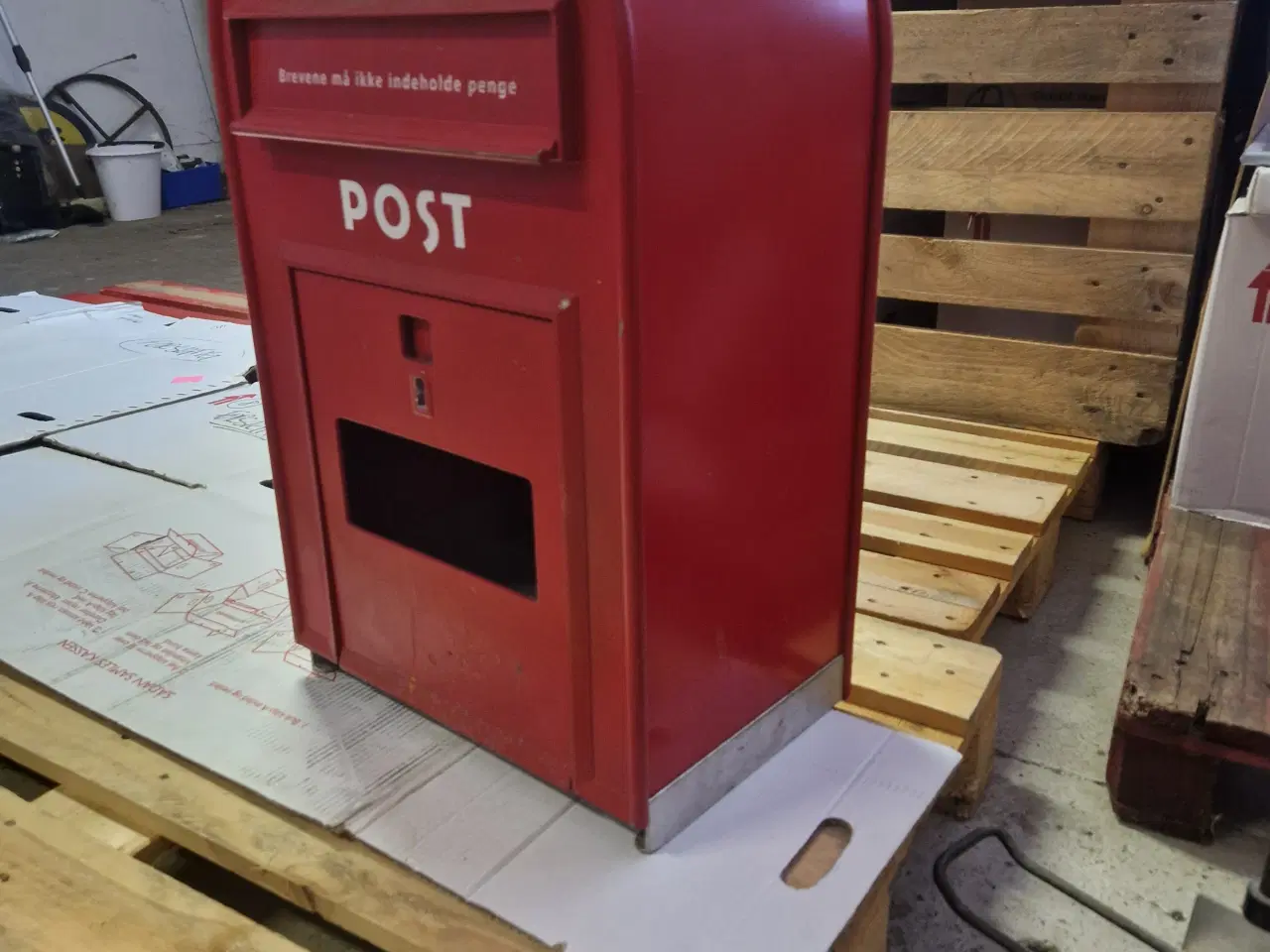 Billede 2 - Rød postkasse 