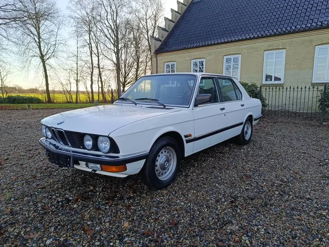 Billede 3 - 6-cyl række-BMW E28 520i veteranbil - NYSYNET