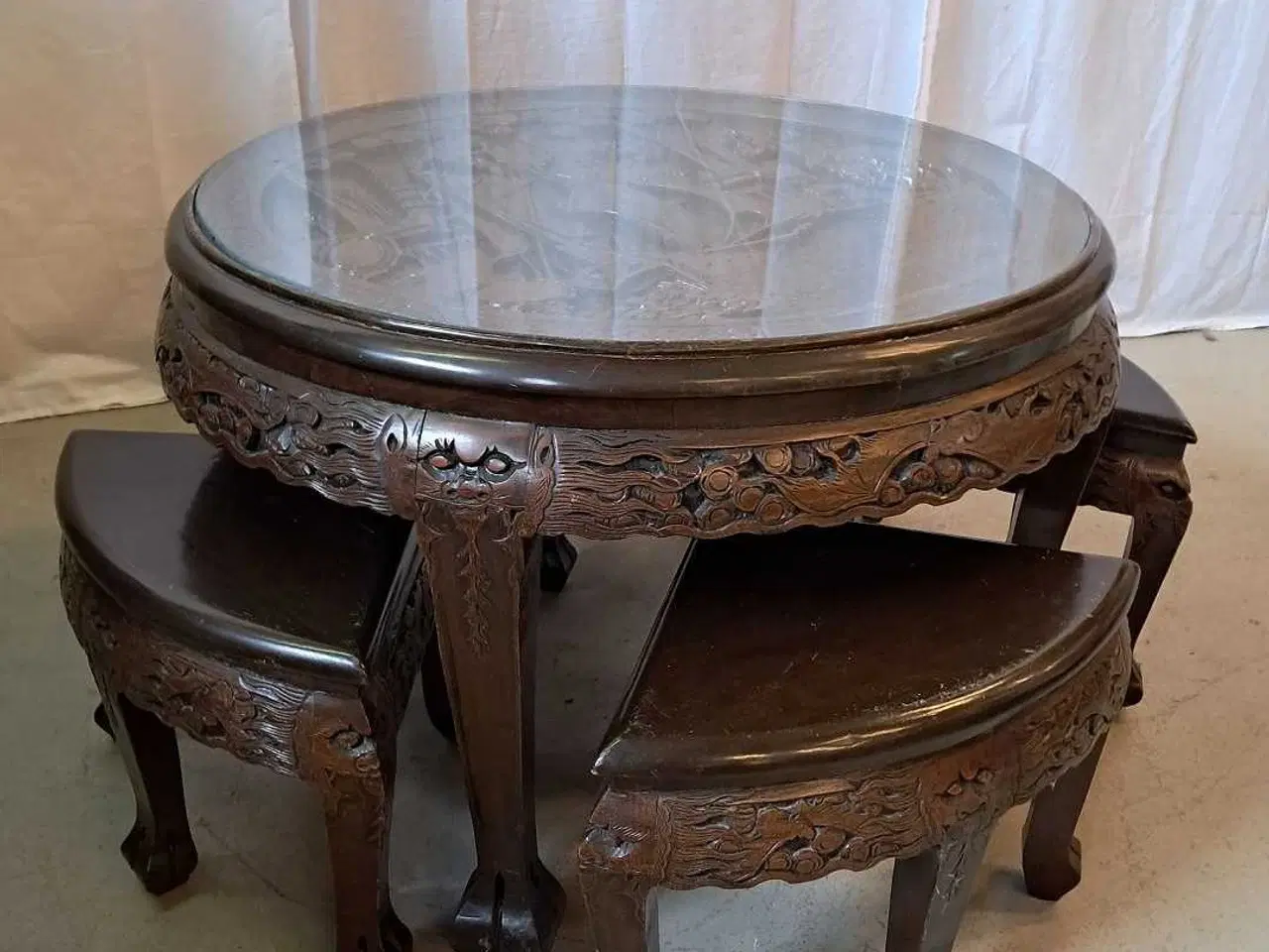 Billede 1 - kinesisk te bord med skamler