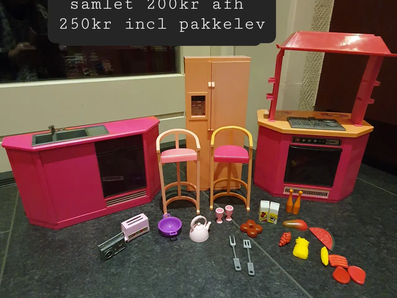 Billede 1 - Barbie køkken  fra 80-90 erne