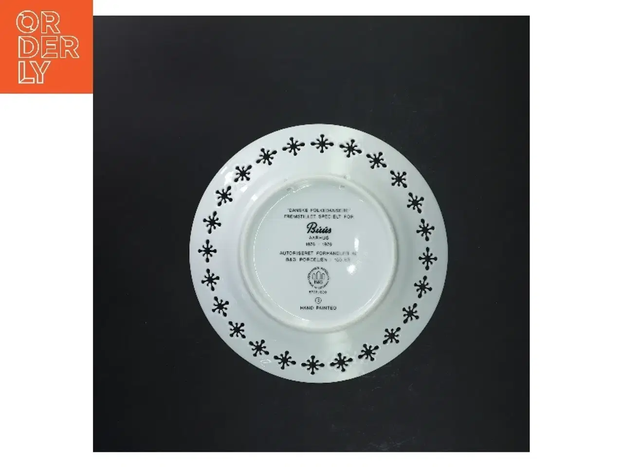 Billede 3 - Porcelænstallerken med illustration fra Bing & Grøndahl (str. Ø 22 cm)