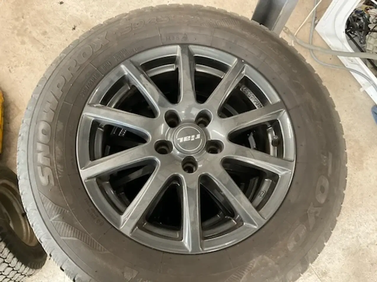 Billede 1 - Dæk på fælge