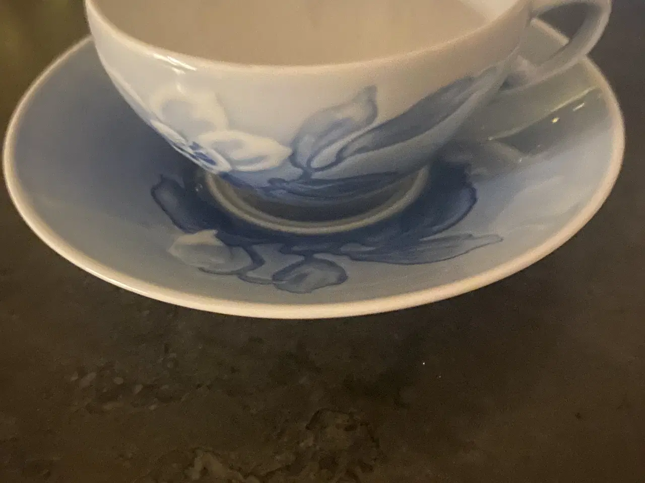 Billede 1 - 4 stk kopper og under kopper sælges. 