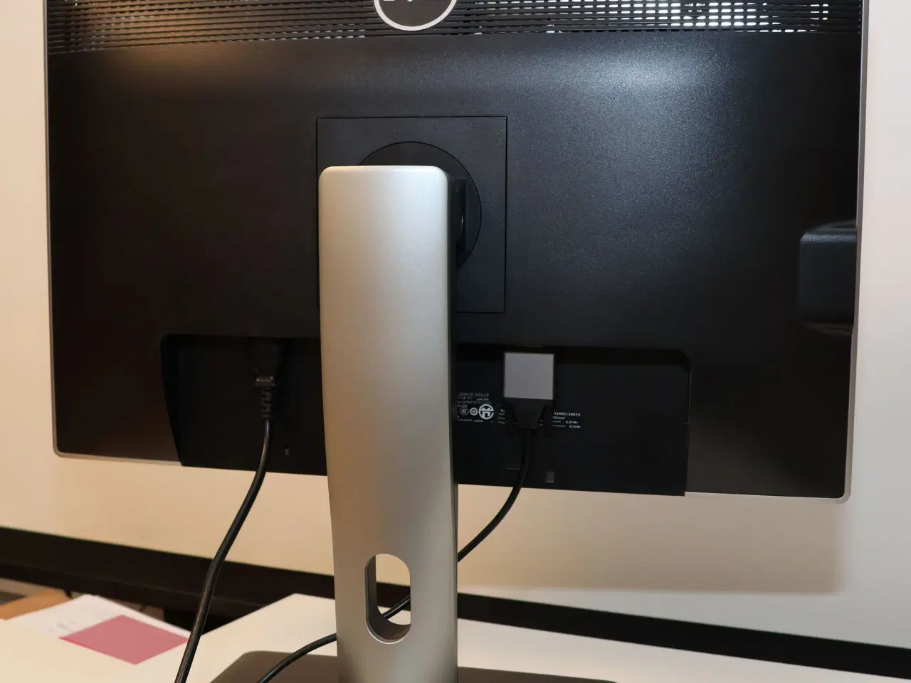 Billede 3 - 24" Dell UltraSharp U2412Mb